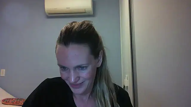 Annylove1 online show from 10/05/25, 12:31
