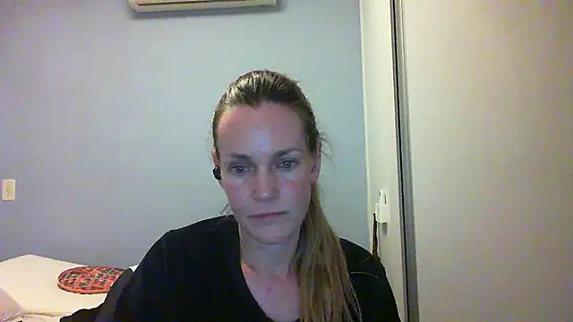 Annylove1 online show from 10/13/25, 12:21