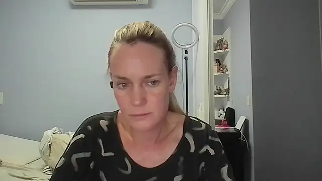 Annylove1 online show from 02/01/26, 12:31