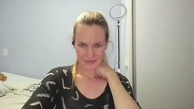 Annylove1 online show from 02/09/26, 12:25