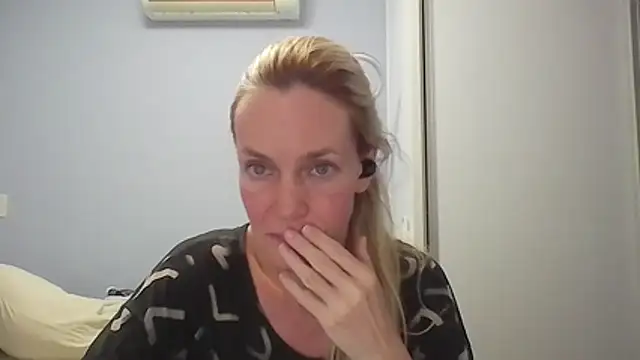 Annylove1 online show from 03/23/26, 12:36