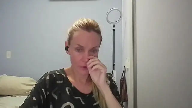 Annylove1 online show from 03/30/26, 12:22