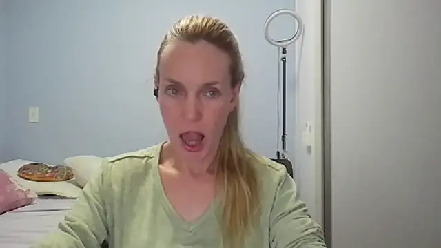 Annylove1 online show from 04/20/26, 12:13