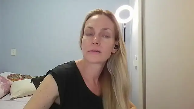 Annylove1 online show from 04/20/26, 12:19