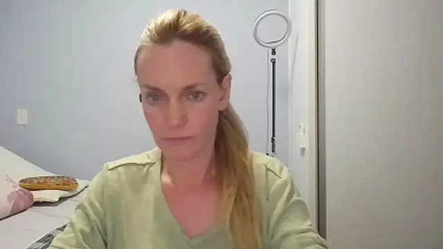 Annylove1 online show from 04/22/26, 12:13