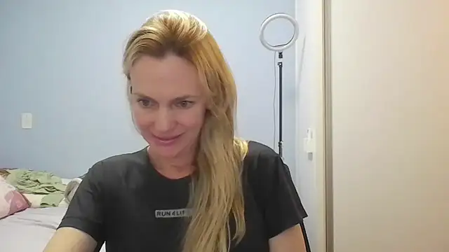 Annylove1 online show from 04/23/26, 12:29