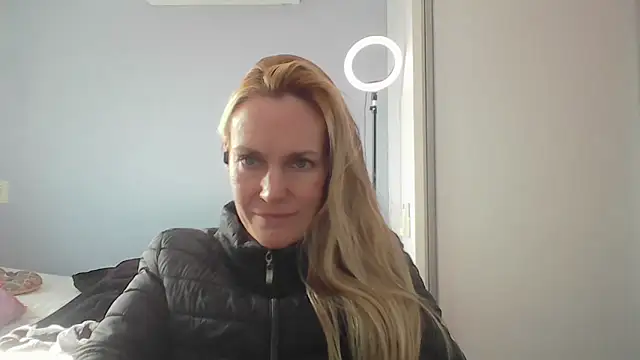 Snapshot of Annylove1 chatting on 05/11/26, 04:59 Annylove1 online show from 05/11/26, 04:59