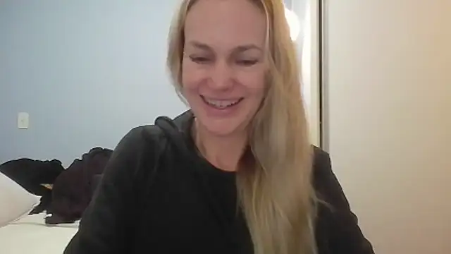 Snapshot of Annylove1 chatting on 05/20/26, 12:22 Annylove1 online show from 05/20/26, 12:22