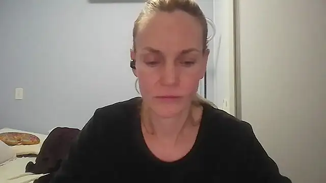 Snapshot of Annylove1 chatting on 06/01/26, 12:23 Annylove1 online show from 06/01/26, 12:23