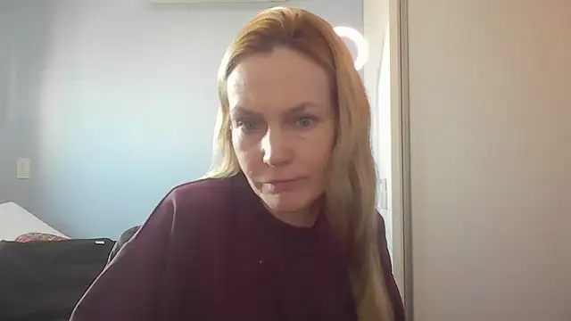 Snapshot of Annylove1 chatting on 06/17/26, 12:40 Annylove1 online show from 06/17/26, 12:40