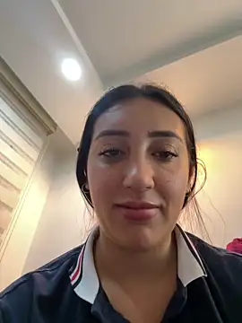 Snapshot of Hannahoff chatting on 02/07/25, 11:24 Hannahoff online show from 02/07/25, 11:24