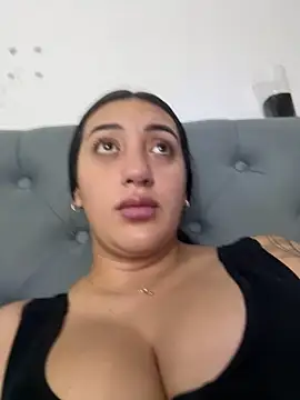 Snapshot of Hannahoff chatting on 09/21/25, 10:11 Hannahoff online show from 09/21/25, 10:11