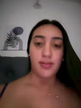 Snapshot of Hannahoff chatting on 10/12/25, 09:47 Hannahoff online show from 10/12/25, 09:47