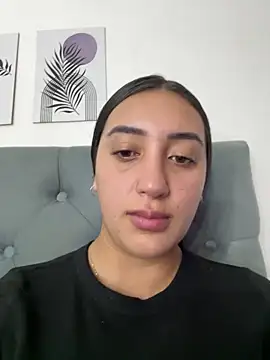 Snapshot of Hannahoff chatting on 10/14/25, 02:12 Hannahoff online show from 10/14/25, 02:12