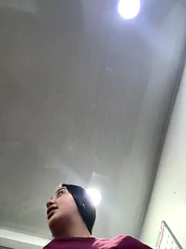 Snapshot of Hannahoff chatting on 11/14/25, 04:11 Hannahoff online show from 11/14/25, 04:11