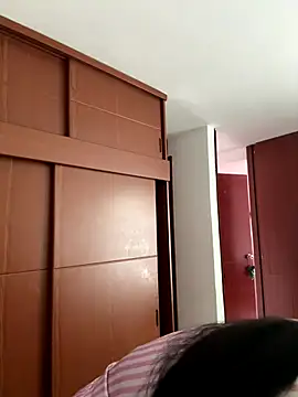 Snapshot of Hannahoff chatting on 11/30/25, 09:19 Hannahoff online show from 11/30/25, 09:19