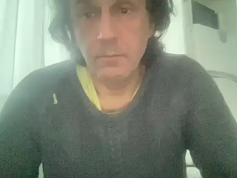 Snapshot of ALPHANDRE chatting on 03/08/25, 03:45 ALPHANDRE online show from 03/08/25, 03:45