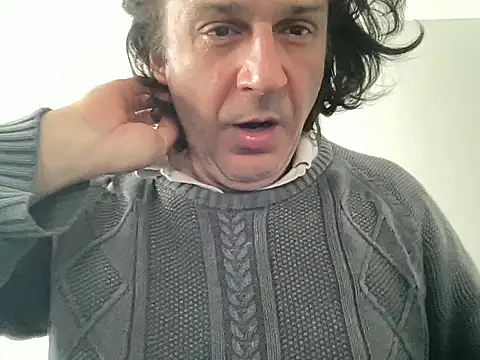 Snapshot of ALPHANDRE chatting on 03/11/25, 06:00 ALPHANDRE online show from 03/11/25, 06:00