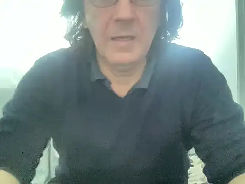 Snapshot of ALPHANDRE chatting on 03/21/25, 02:51 ALPHANDRE online show from 03/21/25, 02:51