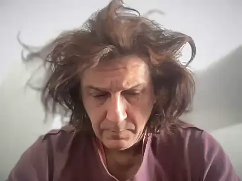 Snapshot of ALPHANDRE chatting on 10/09/25, 06:55 ALPHANDRE online show from 10/09/25, 06:55