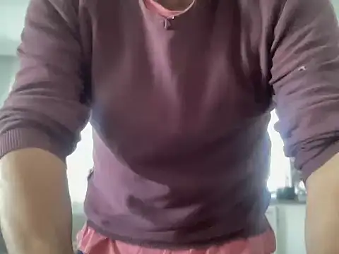 Snapshot of ALPHANDRE chatting on 10/11/25, 07:40 ALPHANDRE online show from 10/11/25, 07:40