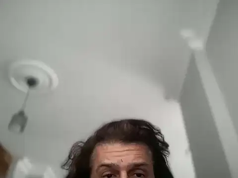 Snapshot of ALPHANDRE chatting on 10/23/25, 06:13 ALPHANDRE online show from 10/23/25, 06:13