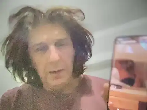 Snapshot of ALPHANDRE chatting on 11/17/25, 08:25 ALPHANDRE online show from 11/17/25, 08:25