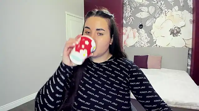 Roxie Bradley online show from 10/22/25, 05:41