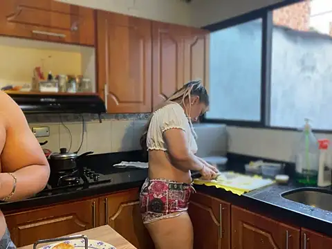 Snapshot of Im_sophiie chatting on 12/08/24, 10:03 Im sophiie online show from 12/08/24, 10:03