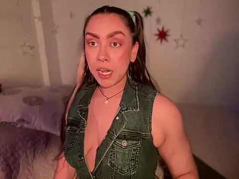 Snapshot of Im_sophiie chatting on 12/29/24, 06:03 Im sophiie online show from 12/29/24, 06:03