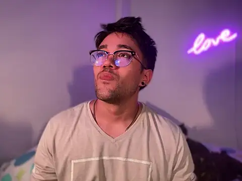 Snapshot of Im_sophiie chatting on 01/12/25, 06:17 Im sophiie online show from 01/12/25, 06:17