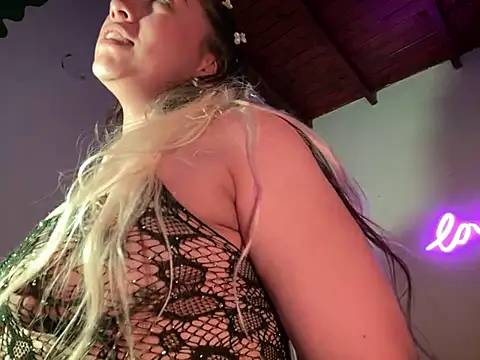 Snapshot of Im_sophiie chatting on 01/29/25, 07:15 Im sophiie online show from 01/29/25, 07:15