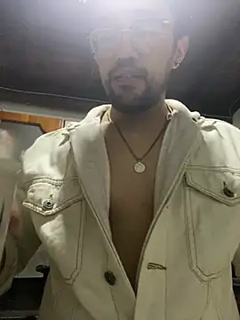 Snapshot of Im_sophiie chatting on 02/10/25, 05:47 Im sophiie online show from 02/10/25, 05:47