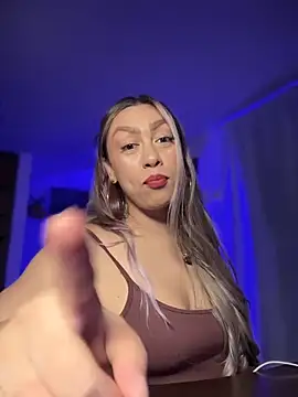 Snapshot of Im_sophiie chatting on 10/26/25, 06:41 Im sophiie online show from 10/26/25, 06:41