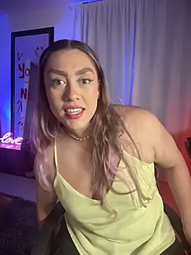 Snapshot of Im_sophiie chatting on 11/08/25, 06:02 Im sophiie online show from 11/08/25, 06:02