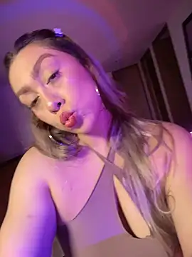 Snapshot of Im_sophiie chatting on 11/11/25, 06:02 Im sophiie online show from 11/11/25, 06:02