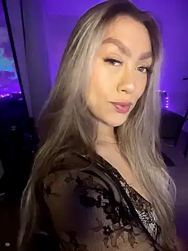 Im sophiie online show from 01/18/26, 06:39