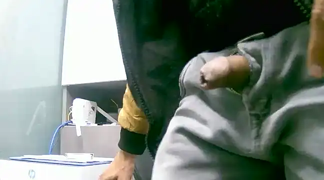 Snapshot of kavipanty chatting on 01/10/25, 11:43 kavipanty online show from 01/10/25, 11:43