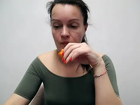 Snapshot of LoveNBloom chatting on 12/01/24, 07:14 LoveNBloom online show from 12/01/24, 07:14