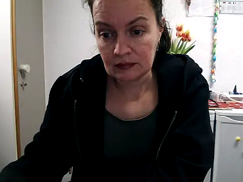 Snapshot of LoveNBloom chatting on 02/08/25, 06:12 LoveNBloom online show from 02/08/25, 06:12