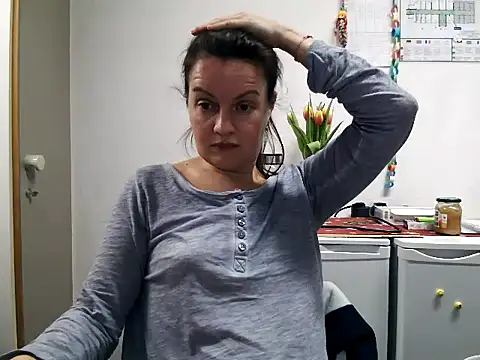 Snapshot of LoveNBloom chatting on 02/20/25, 08:14 LoveNBloom online show from 02/20/25, 08:14