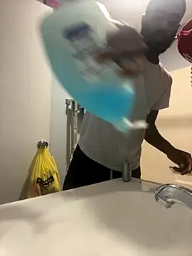 Snapshot of SlxmXBlxck chatting on 11/16/25, 03:17 SlxmXBlxck online show from 11/16/25, 03:17