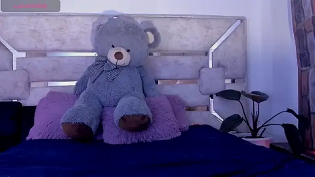 Snapshot of patrik-121 chatting on 09/20/25, 12:11 patrik-121 online show from 09/20/25, 12:11