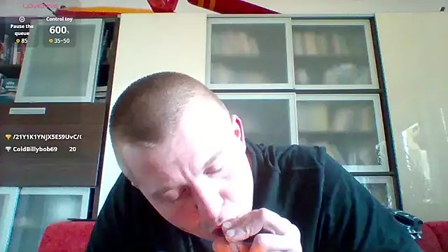 Matttthees online show from 11/18/25, 09:25