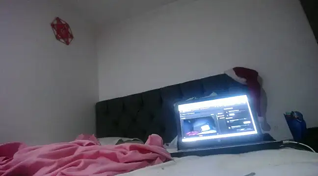 Snapshot of angellsexx20 chatting on 12/20/24, 03:14 angellsexx20 online show from 12/20/24, 03:14