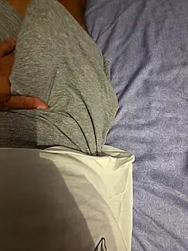 Snapshot of mailon02 chatting on 10/23/25, 05:01 mailon02 online show from 10/23/25, 05:01