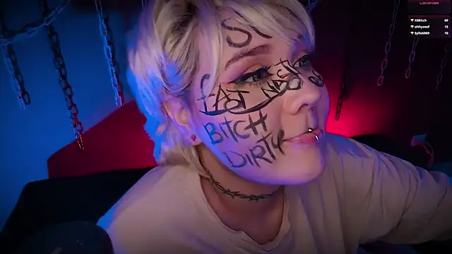 Snapshot of Laura_takint chatting on 03/10/25, 07:07 Laura takint online show from 03/10/25, 07:07