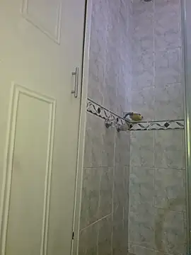 Snapshot of Laura_takint chatting on 11/12/25, 09:25 Laura takint online show from 11/12/25, 09:25