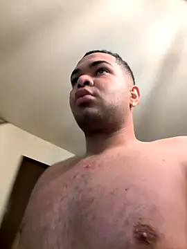 Snapshot of marhi32 chatting on 11/20/25, 12:27 marhi32 online show from 11/20/25, 12:27