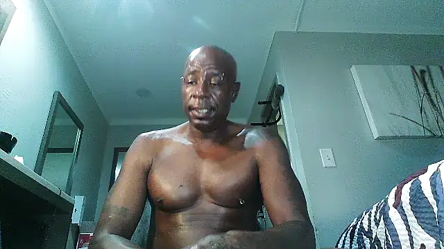 Snapshot of bobbiebone1@xh chatting on 11/11/25, 02:28 bobbiebone1xh online show from 11/11/25, 02:28